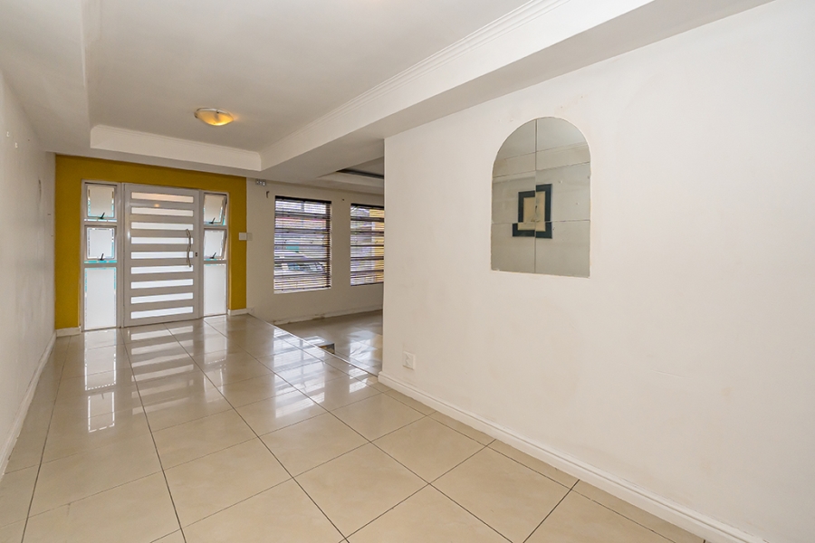 7 Bedroom Property for Sale in Lentegeur Western Cape